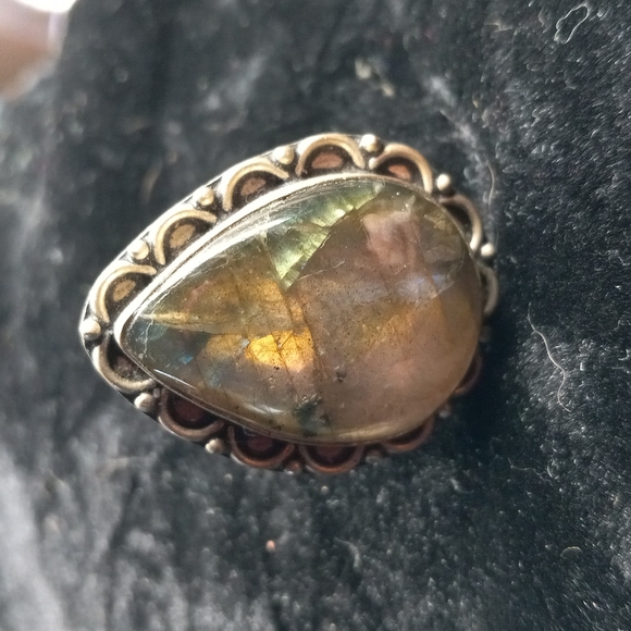 Labradorite gemstone ring size 8. Sterling silver stamped  .925 - Picture 3 of 6